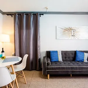Flor Azul, Americas Apartment
